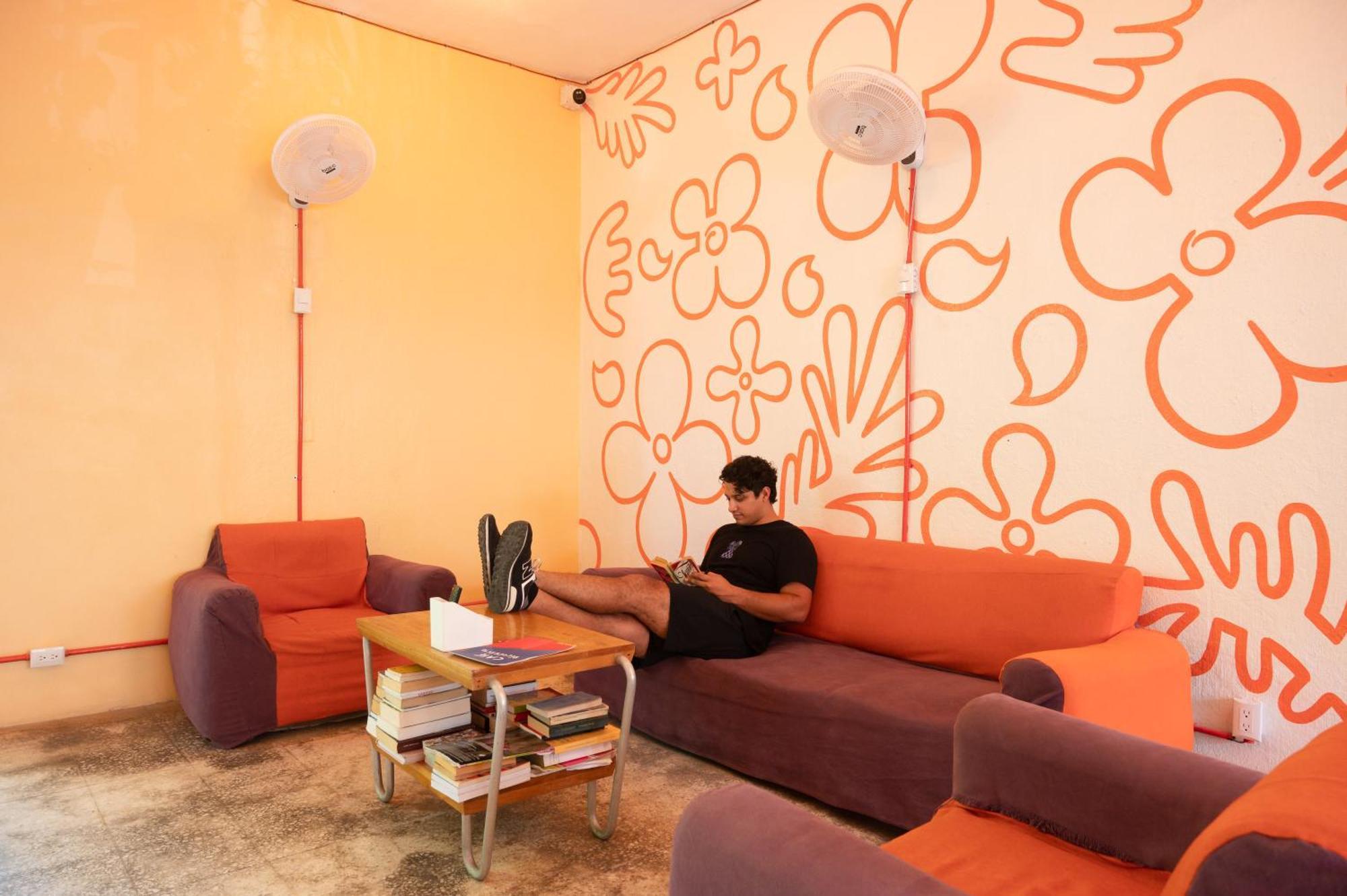 Macarena Hostel Flores Exterior photo